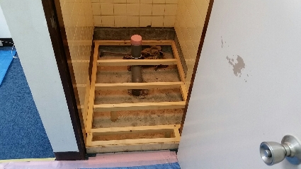 施工中